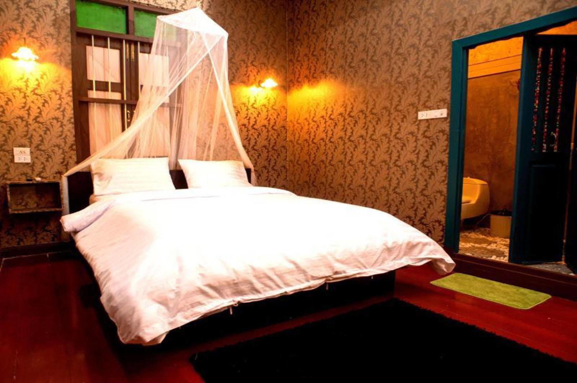 Tamajun Hotel Chanthaburi Bagian luar foto