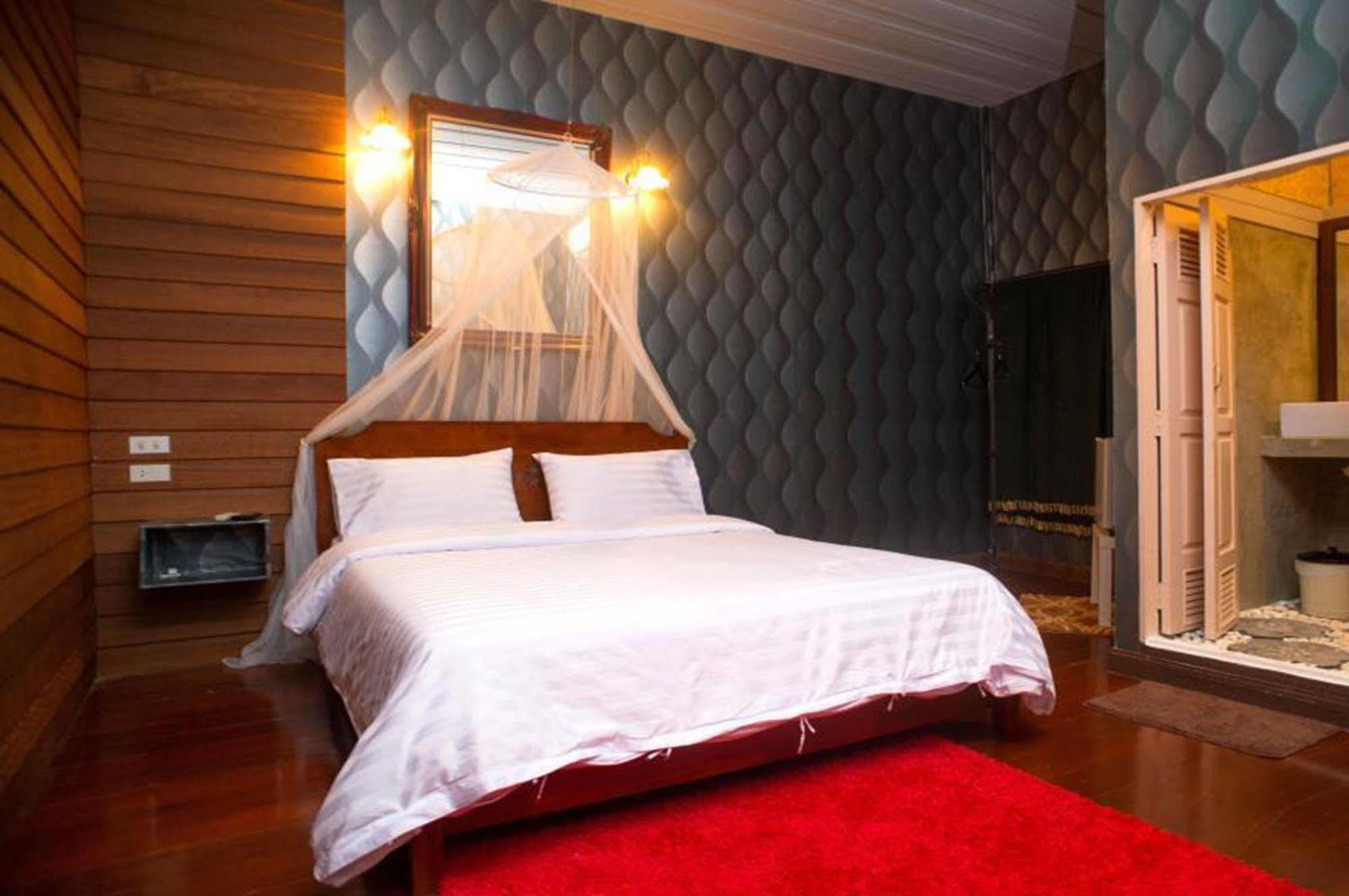 Tamajun Hotel Chanthaburi Bagian luar foto